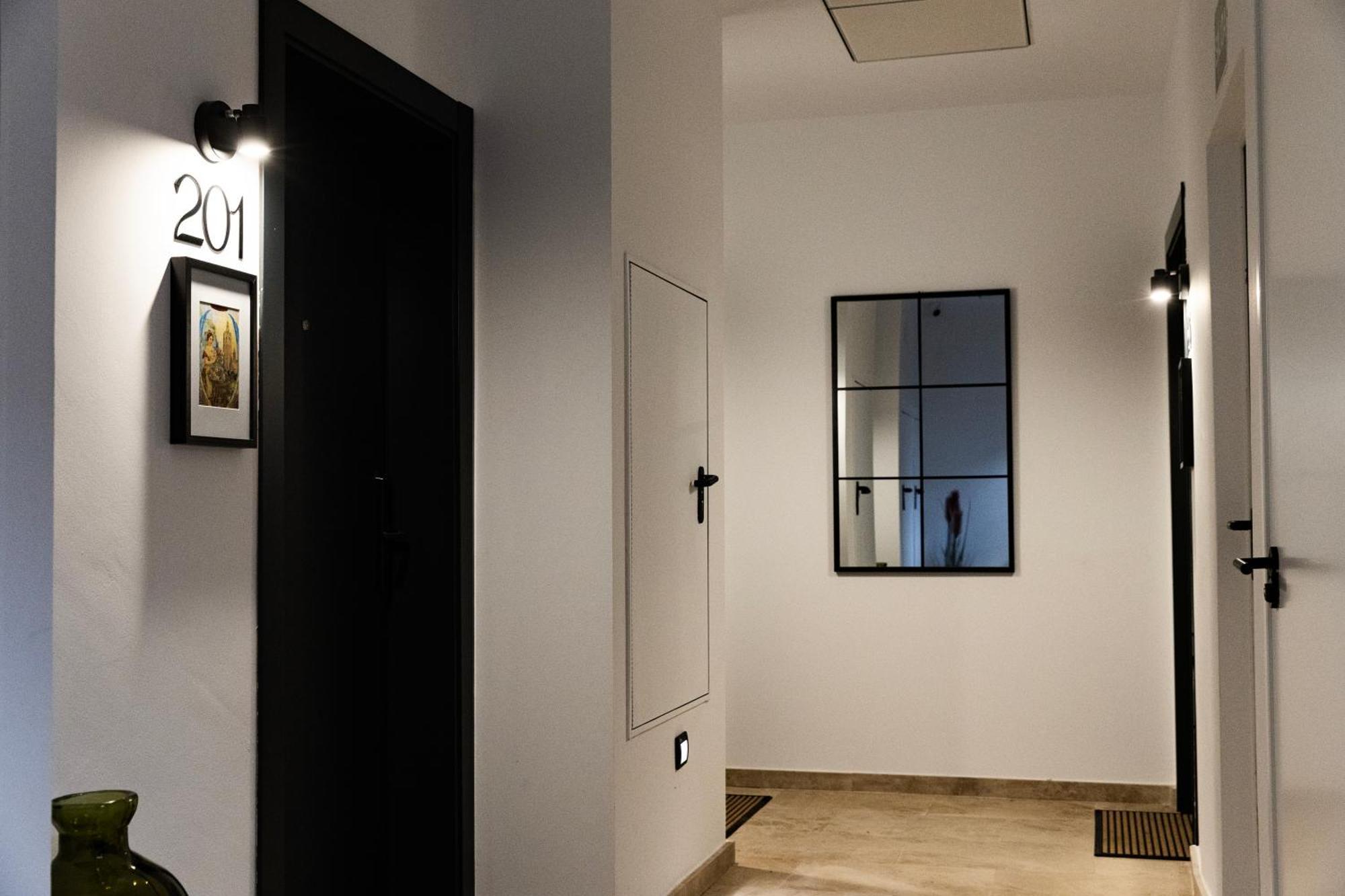 Demetrio By Alma Suites Valencia Exterior foto