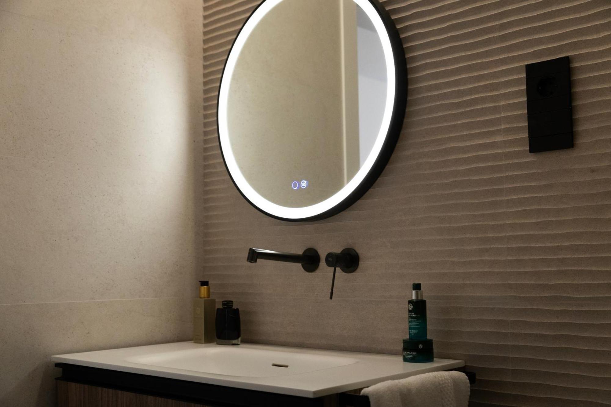 Demetrio By Alma Suites Valencia Exterior foto