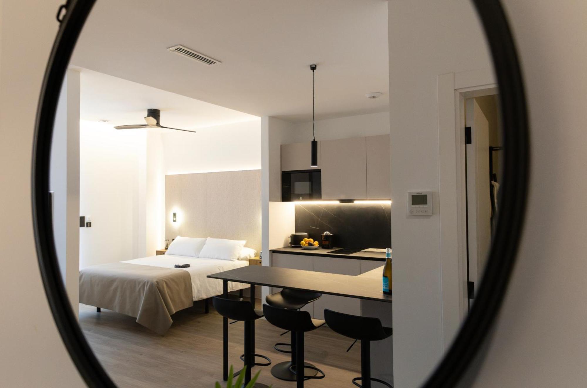 Demetrio By Alma Suites Valencia Exterior foto